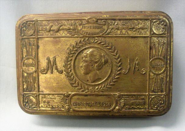 QUEEN MARY'S CHRISTMAS TIN