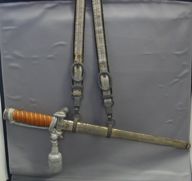 WEHRMACHT OFFICERS DAGGER WITH HANGERS AND KNOT