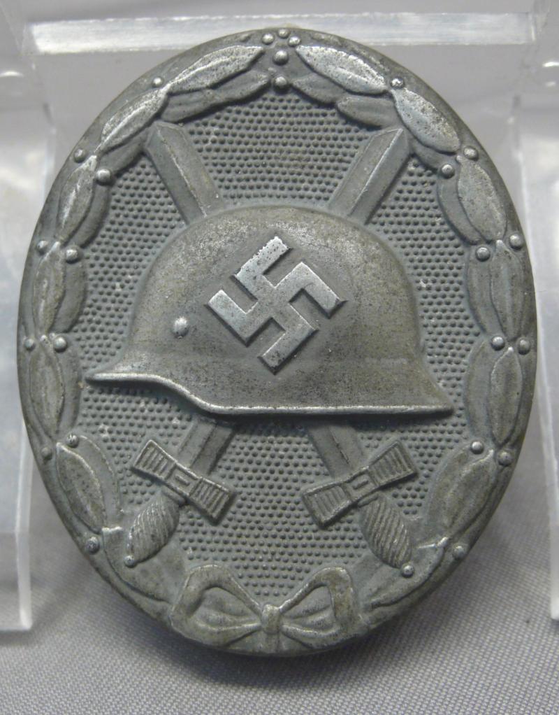 SILVER WOUND BADGE