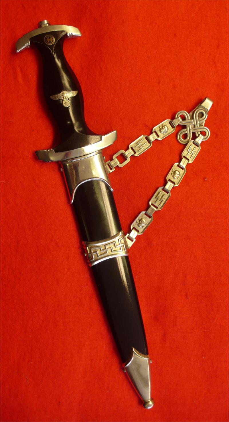 CHAINED SS DAGGER